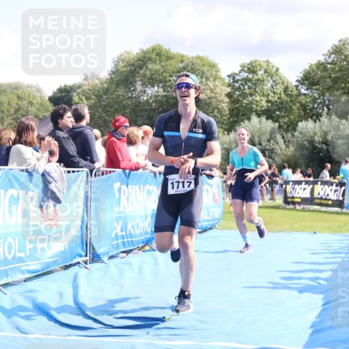 25.08.2024 - Elbe Triathlon Hamburg H.Heesch http://msf.ph/oto/6872447 25.08.2024 11:59:26 Ziel 494, 634, 1472, 1479, 1690, 1717 meine-sportfotos.de
