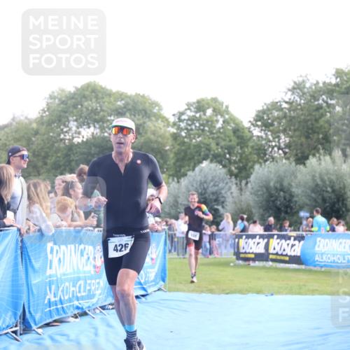 25.08.2024 - Elbe Triathlon Hamburg H.Heesch http://msf.ph/oto/6872448 25.08.2024 11:10:02 Ziel 338, 426, 638 meine-sportfotos.de