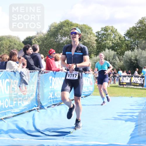 25.08.2024 - Elbe Triathlon Hamburg H.Heesch http://msf.ph/oto/6872453 25.08.2024 11:59:26 Ziel 494, 634, 1472, 1479, 1690, 1717 meine-sportfotos.de