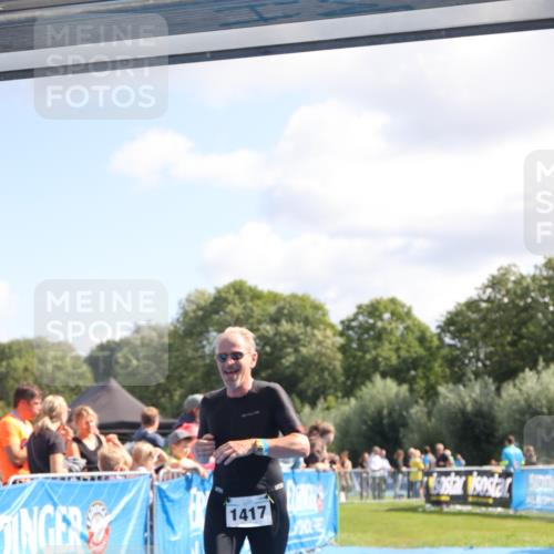 25.08.2024 - Elbe Triathlon Hamburg H.Heesch http://msf.ph/oto/6872461 25.08.2024 11:37:31 Ziel 395, 1417 meine-sportfotos.de