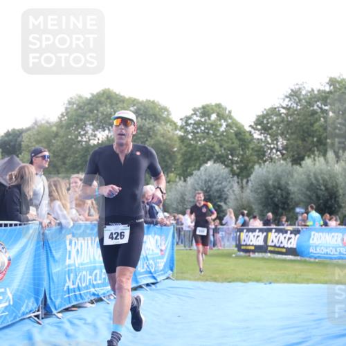25.08.2024 - Elbe Triathlon Hamburg H.Heesch http://msf.ph/oto/6872462 25.08.2024 11:10:02 Ziel 338, 426, 638 meine-sportfotos.de