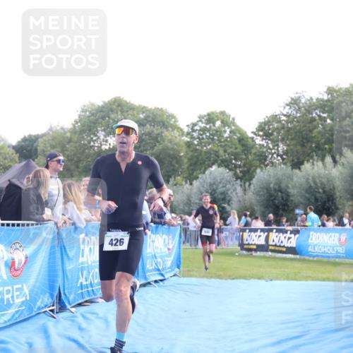25.08.2024 - Elbe Triathlon Hamburg H.Heesch http://msf.ph/oto/6872470 25.08.2024 11:10:02 Ziel 338, 426, 638 meine-sportfotos.de