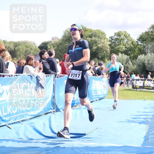25.08.2024 - Elbe Triathlon Hamburg H.Heesch http://msf.ph/oto/6872475 25.08.2024 11:59:26 Ziel 494, 634, 1472, 1479, 1690, 1717 meine-sportfotos.de