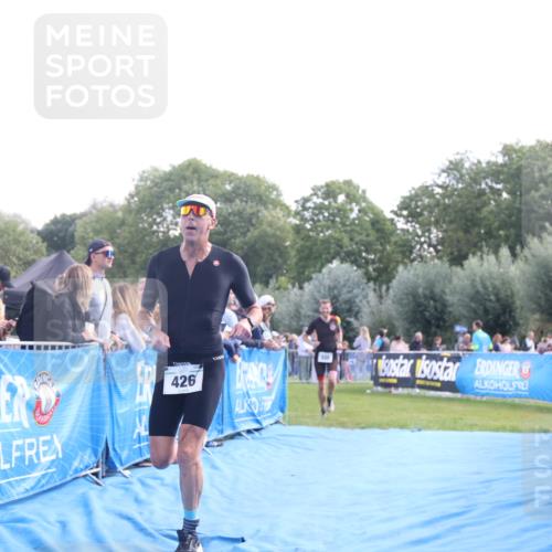 25.08.2024 - Elbe Triathlon Hamburg H.Heesch http://msf.ph/oto/6872478 25.08.2024 11:10:02 Ziel 338, 426, 638 meine-sportfotos.de