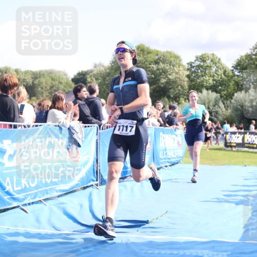 25.08.2024 - Elbe Triathlon Hamburg H.Heesch http://msf.ph/oto/6872481 25.08.2024 11:59:26 Ziel 494, 634, 1472, 1479, 1690, 1717 meine-sportfotos.de
