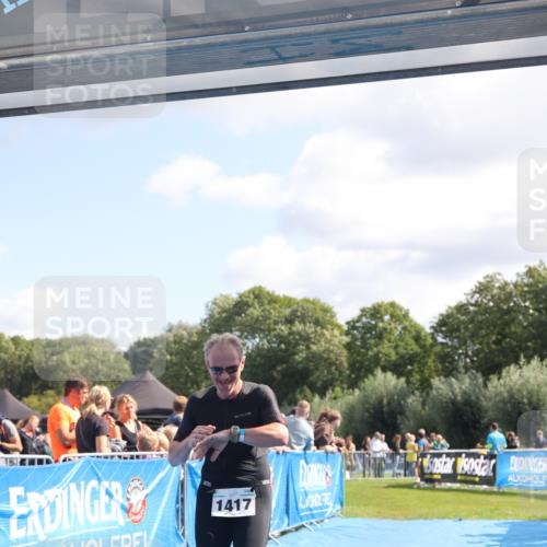 25.08.2024 - Elbe Triathlon Hamburg H.Heesch http://msf.ph/oto/6872482 25.08.2024 11:37:31 Ziel 395, 1417 meine-sportfotos.de