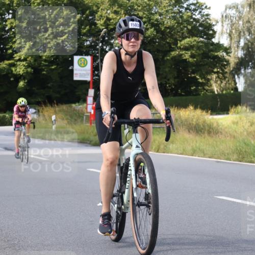 25.08.2024 - Elbe Triathlon Hamburg Fuchs,  Jonas http://msf.ph/oto/6872495 25.08.2024 11:17:17 Radfahren 1503, 1692, 1694 meine-sportfotos.de
