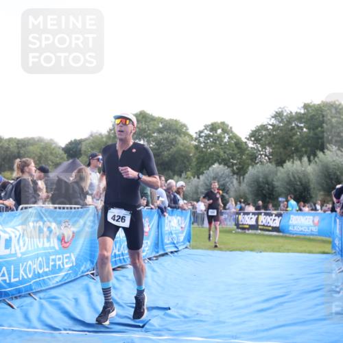 25.08.2024 - Elbe Triathlon Hamburg H.Heesch http://msf.ph/oto/6872499 25.08.2024 11:10:02 Ziel 338, 426, 638 meine-sportfotos.de