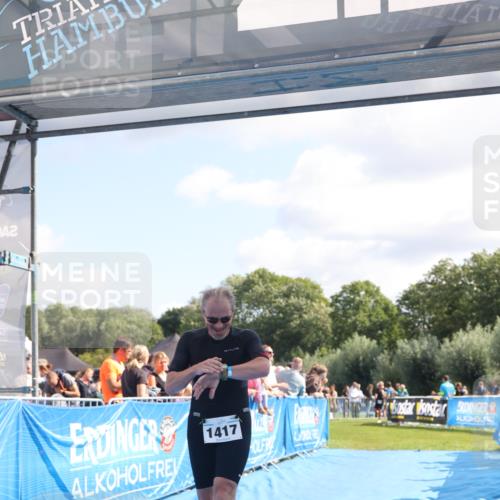 25.08.2024 - Elbe Triathlon Hamburg H.Heesch http://msf.ph/oto/6872505 25.08.2024 11:37:32 Ziel 1417 meine-sportfotos.de