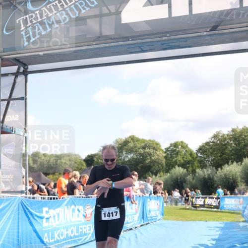 25.08.2024 - Elbe Triathlon Hamburg H.Heesch http://msf.ph/oto/6872510 25.08.2024 11:37:32 Ziel 1417 meine-sportfotos.de
