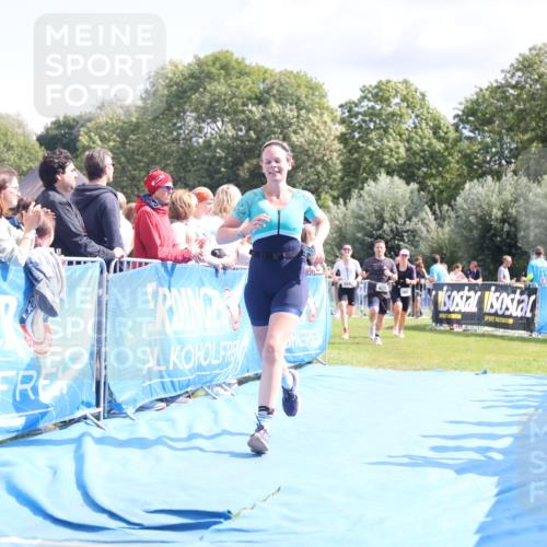 25.08.2024 - Elbe Triathlon Hamburg H.Heesch http://msf.ph/oto/6872515 25.08.2024 11:59:27 Ziel 494, 634, 1472, 1479, 1690, 1717 meine-sportfotos.de
