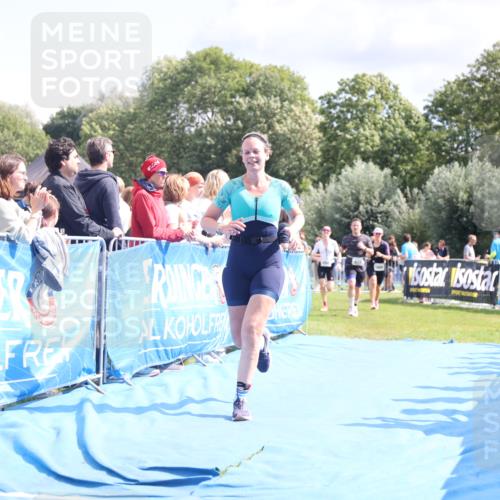 25.08.2024 - Elbe Triathlon Hamburg H.Heesch http://msf.ph/oto/6872522 25.08.2024 11:59:27 Ziel 494, 634, 1472, 1479, 1690, 1717 meine-sportfotos.de