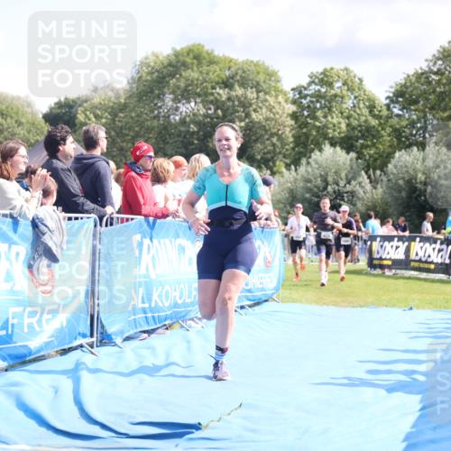 25.08.2024 - Elbe Triathlon Hamburg H.Heesch http://msf.ph/oto/6872528 25.08.2024 11:59:27 Ziel 494, 634, 1472, 1479, 1690, 1717 meine-sportfotos.de
