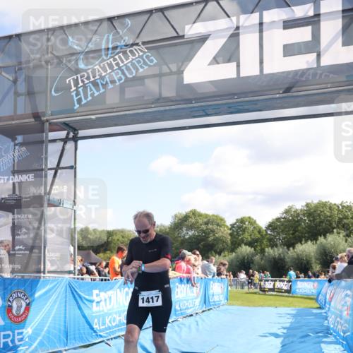 25.08.2024 - Elbe Triathlon Hamburg H.Heesch http://msf.ph/oto/6872533 25.08.2024 11:37:32 Ziel 1417 meine-sportfotos.de