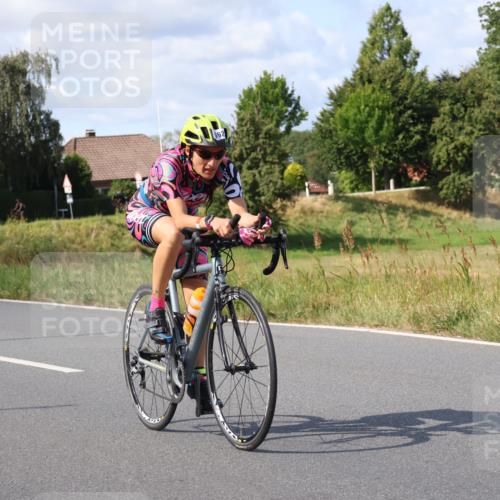 25.08.2024 - Elbe Triathlon Hamburg Fuchs,  Jonas http://msf.ph/oto/6872537 25.08.2024 11:17:19 Radfahren 1503, 1692, 1694 meine-sportfotos.de