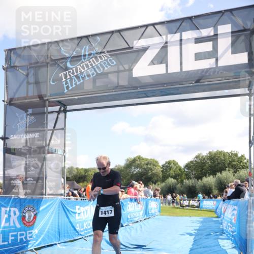 25.08.2024 - Elbe Triathlon Hamburg H.Heesch http://msf.ph/oto/6872538 25.08.2024 11:37:32 Ziel 1417 meine-sportfotos.de