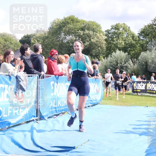 25.08.2024 - Elbe Triathlon Hamburg H.Heesch http://msf.ph/oto/6872543 25.08.2024 11:59:27 Ziel 494, 634, 1472, 1479, 1690, 1717 meine-sportfotos.de