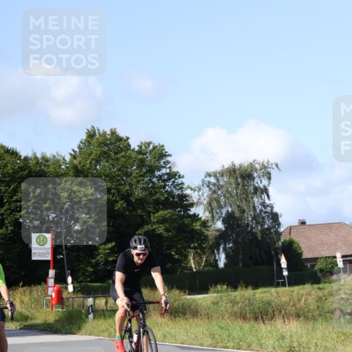 25.08.2024 - Elbe Triathlon Hamburg Fuchs,  Jonas http://msf.ph/oto/6872566 25.08.2024 10:33:52 Radfahren 618, 609, 733 meine-sportfotos.de