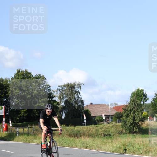 25.08.2024 - Elbe Triathlon Hamburg Fuchs,  Jonas http://msf.ph/oto/6872570 25.08.2024 10:33:52 Radfahren 618, 609, 733 meine-sportfotos.de