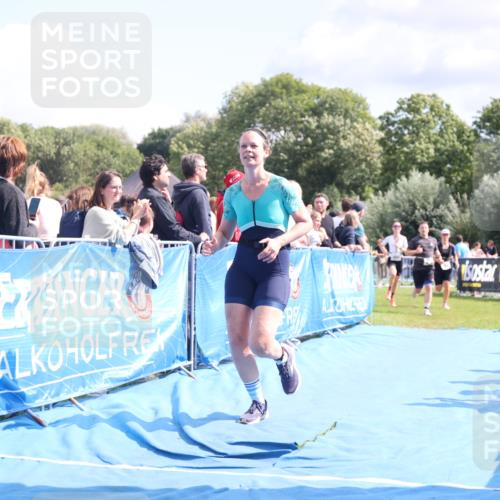 25.08.2024 - Elbe Triathlon Hamburg H.Heesch http://msf.ph/oto/6872585 25.08.2024 11:59:27 Ziel 494, 634, 1472, 1479, 1690, 1717 meine-sportfotos.de