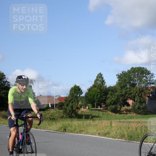 25.08.2024 - Elbe Triathlon Hamburg Fuchs,  Jonas http://msf.ph/oto/6872593 25.08.2024 10:33:53 Radfahren 618, 609, 733 meine-sportfotos.de