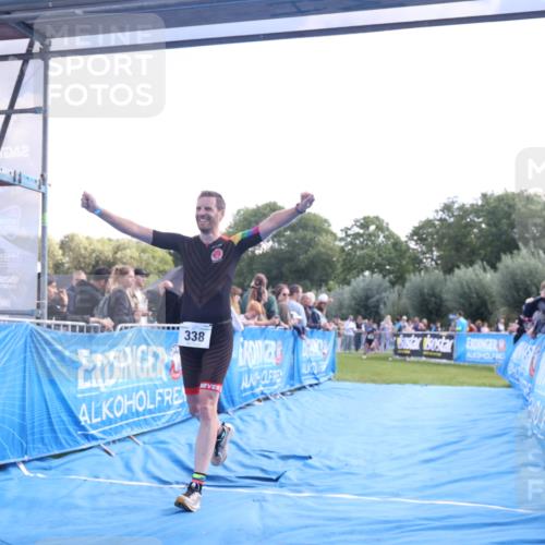 25.08.2024 - Elbe Triathlon Hamburg H.Heesch http://msf.ph/oto/6872600 25.08.2024 11:10:06 Ziel 338, 426 meine-sportfotos.de