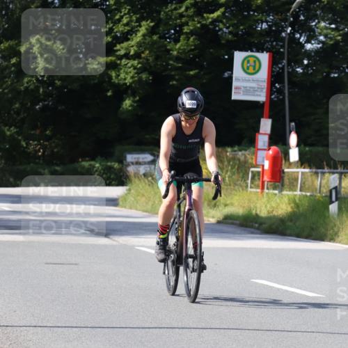 25.08.2024 - Elbe Triathlon Hamburg Fuchs,  Jonas http://msf.ph/oto/6872604 25.08.2024 11:17:28 Radfahren 1694, 1699, 1687 meine-sportfotos.de