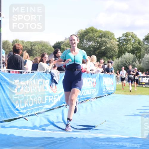 25.08.2024 - Elbe Triathlon Hamburg H.Heesch http://msf.ph/oto/6872618 25.08.2024 11:59:28 Ziel 494, 634, 1472, 1479, 1690, 1717 meine-sportfotos.de