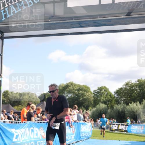 25.08.2024 - Elbe Triathlon Hamburg H.Heesch http://msf.ph/oto/6872628 25.08.2024 11:37:41 Ziel 735, 1459 meine-sportfotos.de