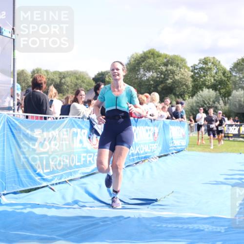 25.08.2024 - Elbe Triathlon Hamburg H.Heesch http://msf.ph/oto/6872629 25.08.2024 11:59:28 Ziel 494, 634, 1472, 1479, 1690, 1717 meine-sportfotos.de