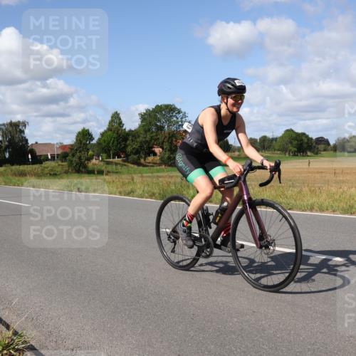 25.08.2024 - Elbe Triathlon Hamburg Fuchs,  Jonas http://msf.ph/oto/6872636 25.08.2024 11:17:30 Radfahren 1699, 1687 meine-sportfotos.de