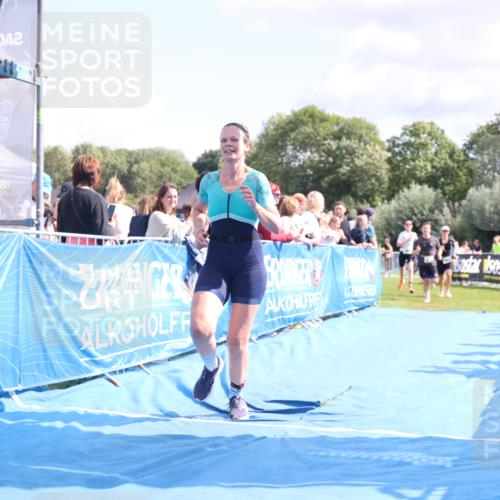 25.08.2024 - Elbe Triathlon Hamburg H.Heesch http://msf.ph/oto/6872638 25.08.2024 11:59:28 Ziel 494, 634, 1472, 1479, 1690, 1717 meine-sportfotos.de