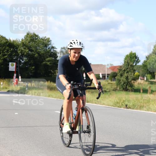 25.08.2024 - Elbe Triathlon Hamburg Fuchs,  Jonas http://msf.ph/oto/6872648 25.08.2024 11:17:32 Radfahren 1699, 1687, 1646 meine-sportfotos.de