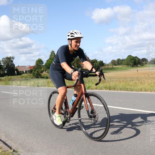 25.08.2024 - Elbe Triathlon Hamburg Fuchs,  Jonas http://msf.ph/oto/6872660 25.08.2024 11:17:32 Radfahren 1699, 1687, 1646 meine-sportfotos.de