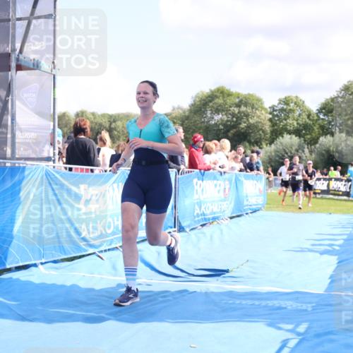 25.08.2024 - Elbe Triathlon Hamburg H.Heesch http://msf.ph/oto/6872666 25.08.2024 11:59:28 Ziel 494, 634, 1472, 1479, 1690, 1717 meine-sportfotos.de