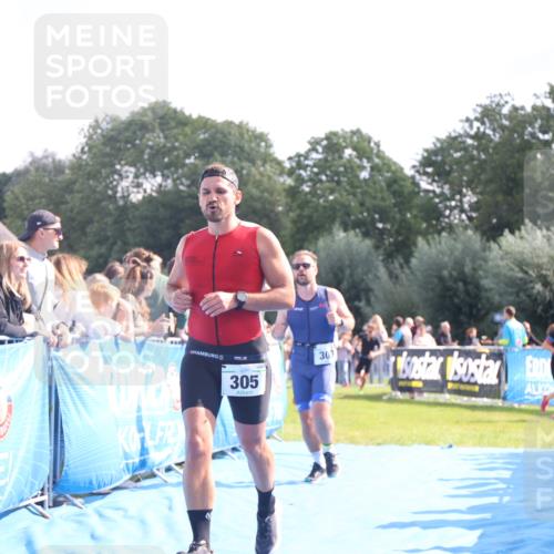 25.08.2024 - Elbe Triathlon Hamburg H.Heesch http://msf.ph/oto/6872670 25.08.2024 11:10:15 Ziel 147, 303, 305, 575 meine-sportfotos.de
