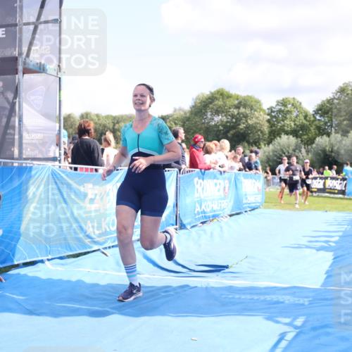 25.08.2024 - Elbe Triathlon Hamburg H.Heesch http://msf.ph/oto/6872672 25.08.2024 11:59:28 Ziel 494, 634, 1472, 1479, 1690, 1717 meine-sportfotos.de