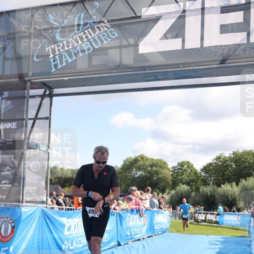 25.08.2024 - Elbe Triathlon Hamburg H.Heesch http://msf.ph/oto/6872674 25.08.2024 11:37:41 Ziel 735, 1459 meine-sportfotos.de