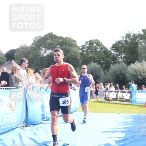 25.08.2024 - Elbe Triathlon Hamburg H.Heesch http://msf.ph/oto/6872682 25.08.2024 11:10:15 Ziel 147, 303, 305, 575 meine-sportfotos.de