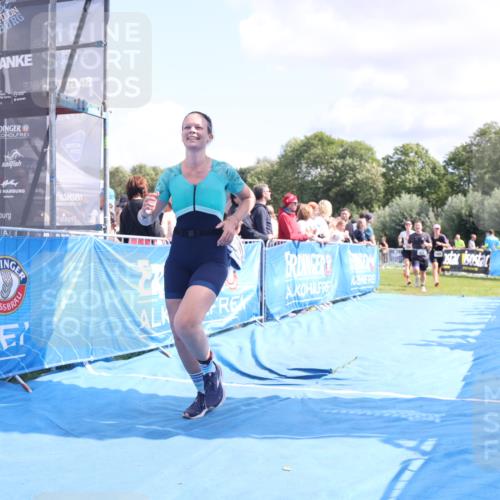 25.08.2024 - Elbe Triathlon Hamburg H.Heesch http://msf.ph/oto/6872686 25.08.2024 11:59:28 Ziel 494, 634, 1472, 1479, 1690, 1717 meine-sportfotos.de