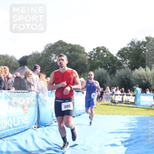 25.08.2024 - Elbe Triathlon Hamburg H.Heesch http://msf.ph/oto/6872692 25.08.2024 11:10:15 Ziel 147, 303, 305, 575 meine-sportfotos.de