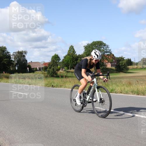 25.08.2024 - Elbe Triathlon Hamburg Fuchs,  Jonas http://msf.ph/oto/6872696 25.08.2024 11:17:39 Radfahren 1646, 1583 meine-sportfotos.de