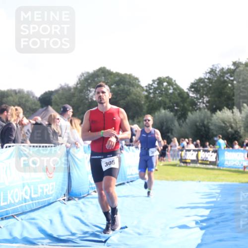 25.08.2024 - Elbe Triathlon Hamburg H.Heesch http://msf.ph/oto/6872699 25.08.2024 11:10:15 Ziel 147, 303, 305, 575 meine-sportfotos.de