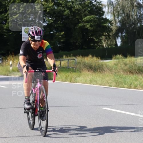 25.08.2024 - Elbe Triathlon Hamburg Fuchs,  Jonas http://msf.ph/oto/6872708 25.08.2024 11:17:43 Radfahren 1646, 1583, 1663 meine-sportfotos.de