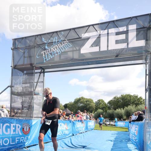 25.08.2024 - Elbe Triathlon Hamburg H.Heesch http://msf.ph/oto/6872709 25.08.2024 11:37:41 Ziel 735, 1459 meine-sportfotos.de