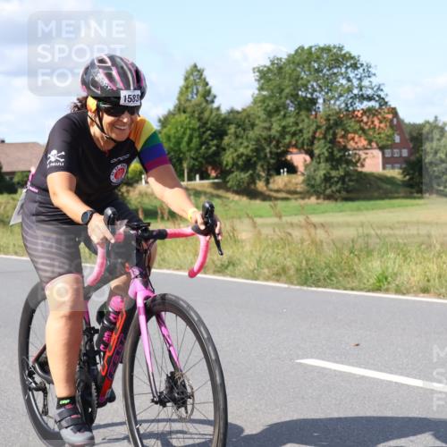 25.08.2024 - Elbe Triathlon Hamburg Fuchs,  Jonas http://msf.ph/oto/6872725 25.08.2024 11:17:43 Radfahren 1646, 1583, 1663 meine-sportfotos.de
