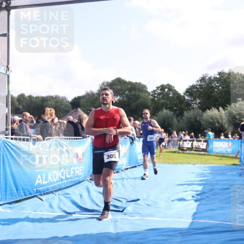 25.08.2024 - Elbe Triathlon Hamburg H.Heesch http://msf.ph/oto/6872726 25.08.2024 11:10:15 Ziel 147, 303, 305, 575 meine-sportfotos.de