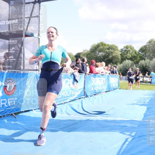 25.08.2024 - Elbe Triathlon Hamburg H.Heesch http://msf.ph/oto/6872728 25.08.2024 11:59:29 Ziel 494, 634, 1472, 1479, 1690, 1717 meine-sportfotos.de