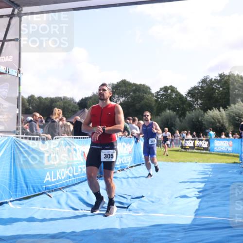 25.08.2024 - Elbe Triathlon Hamburg H.Heesch http://msf.ph/oto/6872743 25.08.2024 11:10:16 Ziel 147, 303, 305, 575 meine-sportfotos.de