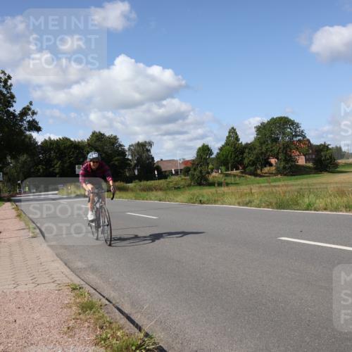 25.08.2024 - Elbe Triathlon Hamburg Fuchs,  Jonas http://msf.ph/oto/6872759 25.08.2024 11:17:50 Radfahren 1663, 1593 meine-sportfotos.de